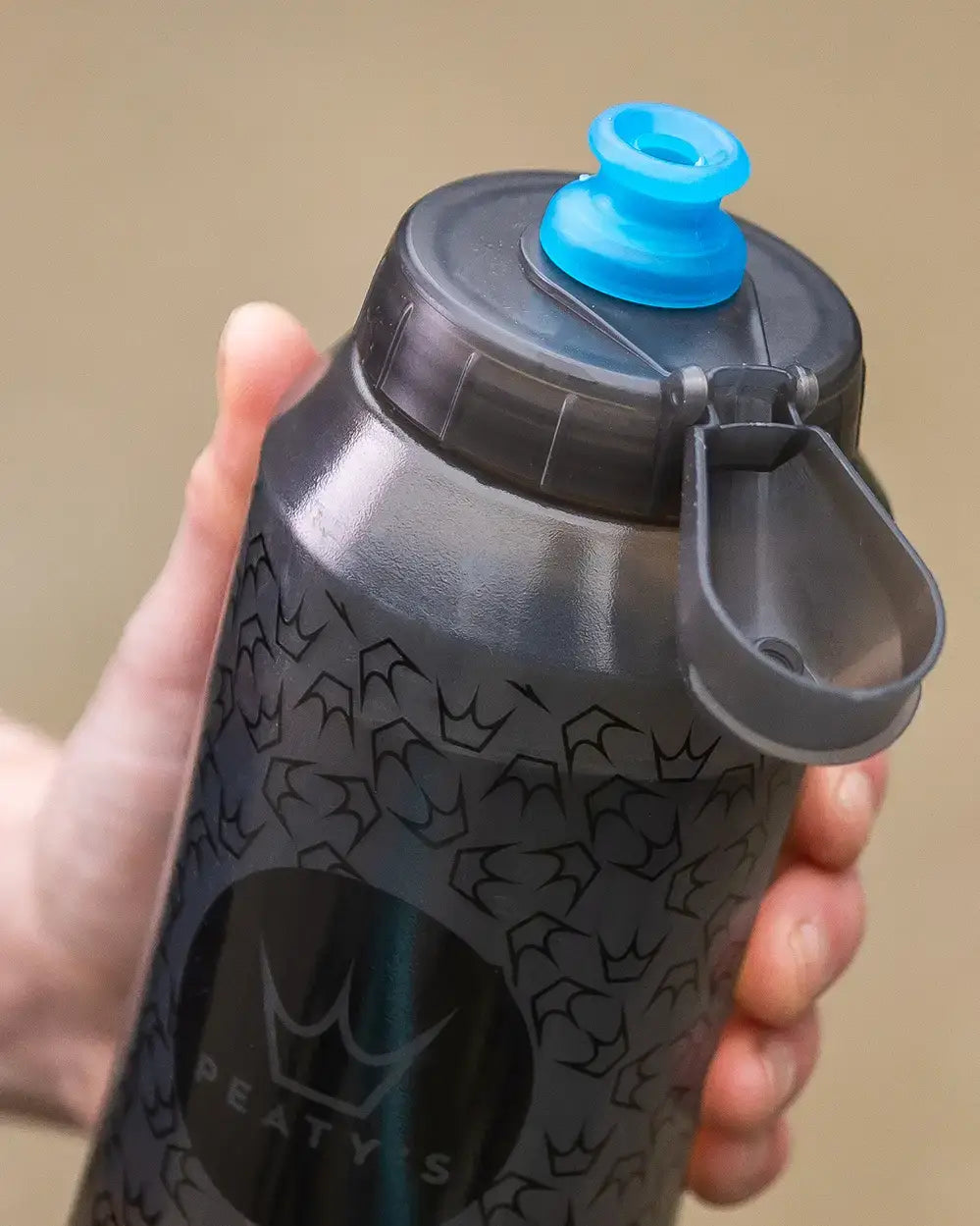 Fidlock dirt cap lid in use