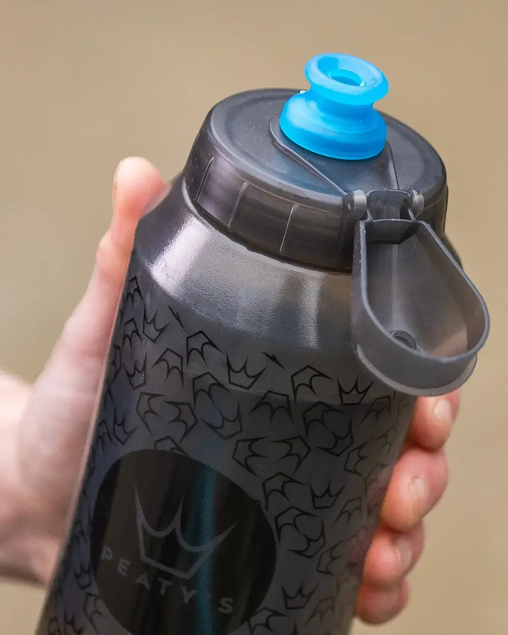 Fidlock dirt cap lid in use